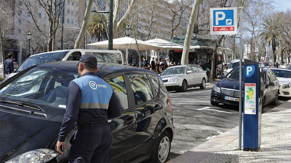 cerca Dejar abajo desastre Parking - Portugal by Car